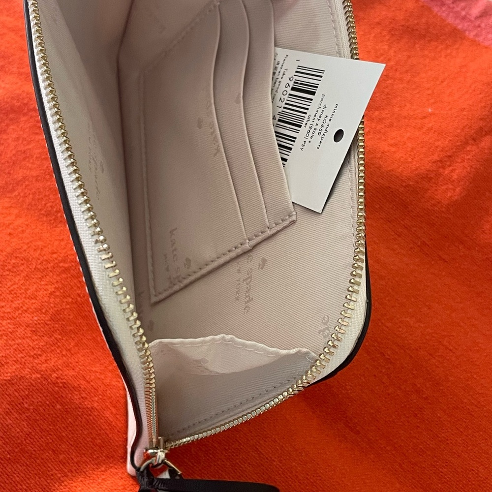 Kate Spade Disney X  Minnie Medium Ziip Wristlet. NWT  Disney Fans!!! - Picture 6 of 11